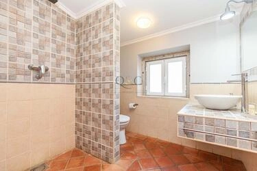 9 Bedroom Farmhouse For Sale in São Brás de Alportel