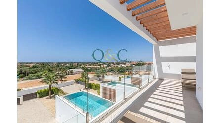 4 Bedroom Semi-detached For Sale in Almancil