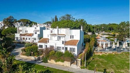 3 Bedroom Semi-detached For Sale in Almancil