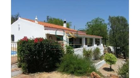 2 Bedroom Villa For Sale in Querença