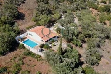 2 Bedroom Villa For Sale in Querença