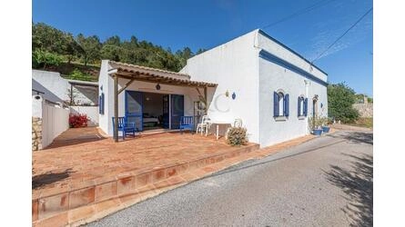 2 Bedroom Villa For Sale in São Brás de Alportel