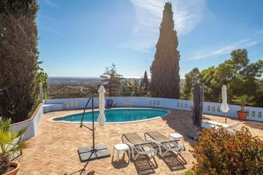 2 Bedroom Villa For Sale in Santa Bárbara de Nexe