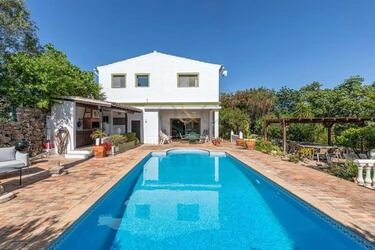 3 Bedroom Villa For Sale in Conceição