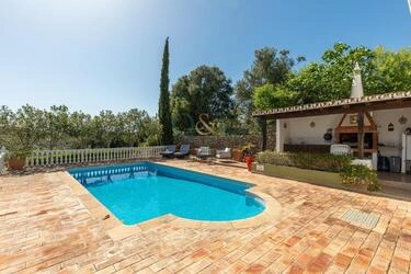 3 Bedroom Villa For Sale in Conceição