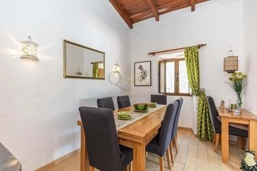 3 Bedroom Villa For Sale in Conceição