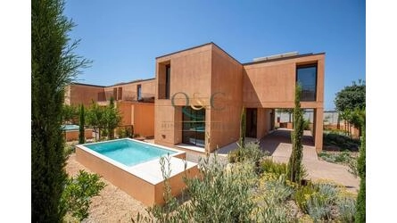 3 Bedroom Villa For Sale in Quarteira