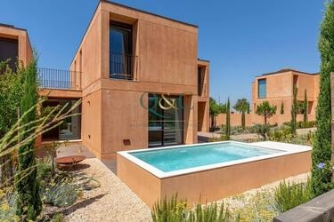 3 Bedroom Villa For Sale in Quarteira