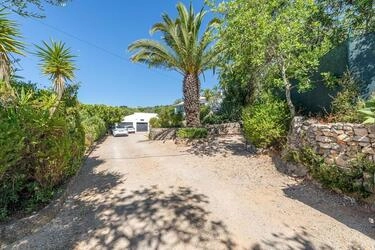 3 Bedroom Villa For Sale in Santa Bárbara de Nexe