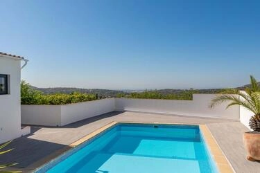 3 Bedroom Villa For Sale in Santa Bárbara de Nexe