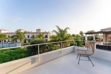 3 Bedroom Villa For Sale in Santa Bárbara de Nexe