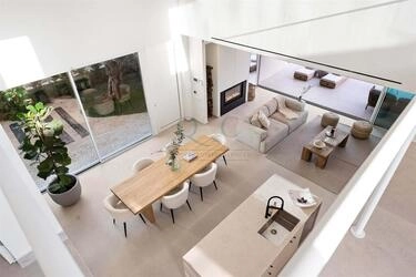 3 Bedroom Villa For Sale in Santa Bárbara de Nexe