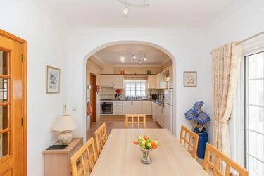 3 Bedroom Villa For Sale in Santa Bárbara de Nexe