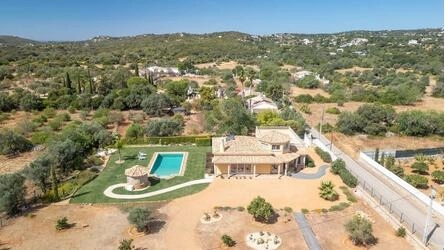 3 Bedroom Villa For Sale in Santa Bárbara de Nexe