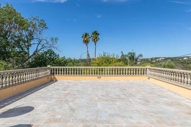 3 Bedroom Villa For Sale in Santa Bárbara de Nexe