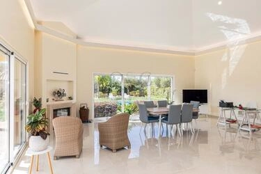 3 Bedroom Villa For Sale in Santa Bárbara de Nexe
