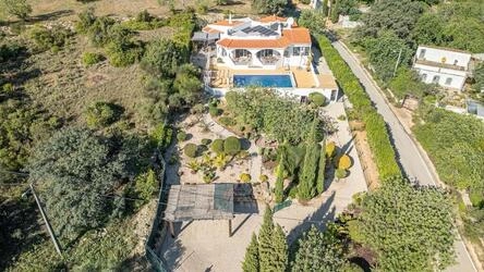 3 Bedroom Villa For Sale in Santa Bárbara de Nexe