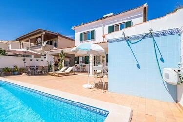 3 Bedroom Villa For Sale in Fuseta