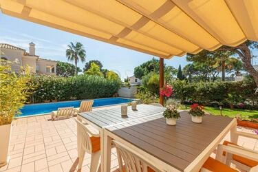 3 Bedroom Villa For Sale in Almancil