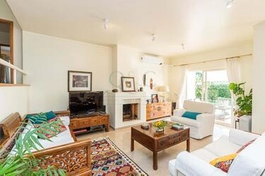 3 Bedroom Villa For Sale in Almancil