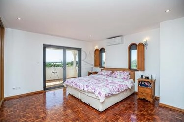 3 Bedroom Villa For Sale in Conceição