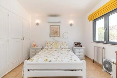 3 Bedroom Villa For Sale in Conceição