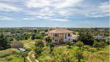 3 Bedroom Villa For Sale in Santa Bárbara de Nexe