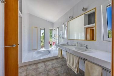 3 Bedroom Villa For Sale in Santa Catarina da Fonte do Bispo