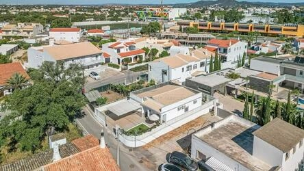 3 Bedroom Villa For Sale in Almancil
