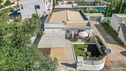 3 Bedroom Villa For Sale in Almancil