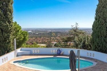 Villa com 2 quartos à venda em Santa Bárbara de Nexe
