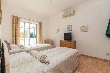 Villa com 3 quartos à venda em Santa Bárbara de Nexe