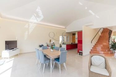 Villa com 3 quartos à venda em Santa Bárbara de Nexe