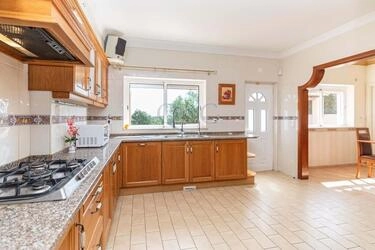 Villa com 3 quartos à venda em Santa Bárbara de Nexe