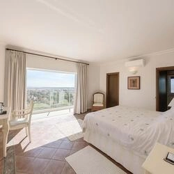 4 Bedroom Villa For Sale in Almancil
