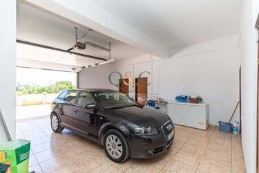 4 Bedroom Villa For Sale in Estoi