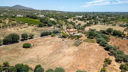4 Bedroom Villa For Sale in Estoi