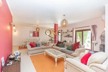 4 Bedroom Villa For Sale in Quarteira