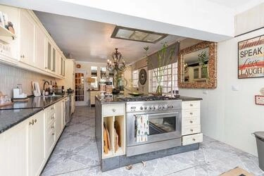4 Bedroom Villa For Sale in Santa Bárbara de Nexe
