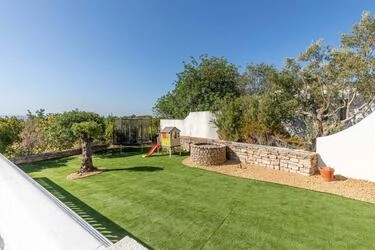 4 Bedroom Villa For Sale in Santa Bárbara de Nexe