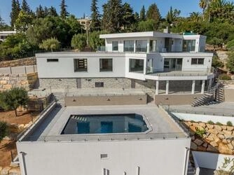 4 Bedroom Villa For Sale in Santa Bárbara de Nexe