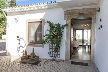 4 Bedroom Villa For Sale in Santa Bárbara de Nexe