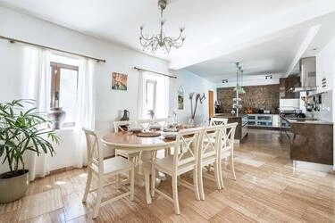 4 Bedroom Villa For Sale in Santa Bárbara de Nexe