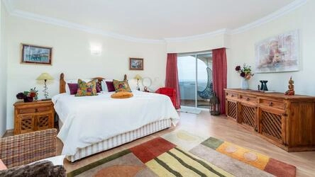 4 Bedroom Villa For Sale in Santa Bárbara de Nexe