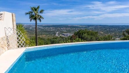 4 Bedroom Villa For Sale in Santa Bárbara de Nexe