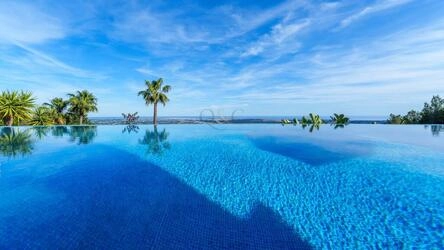 4 Bedroom Villa For Sale in Santa Bárbara de Nexe
