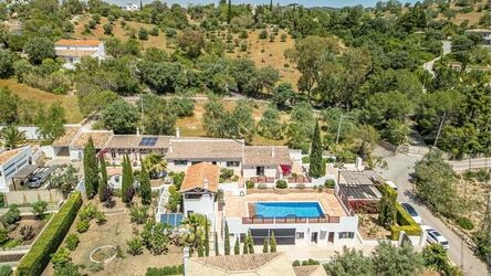 4 Bedroom Villa For Sale in São Brás de Alportel