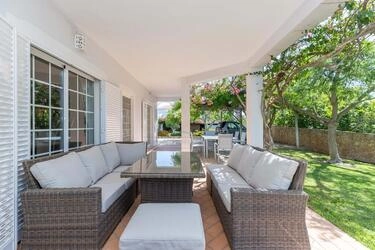 4 Bedroom Villa For Sale in Boliqueime