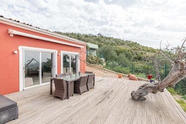 4 Bedroom Villa For Sale in Conceição