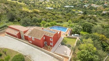 4 Bedroom Villa For Sale in Conceição